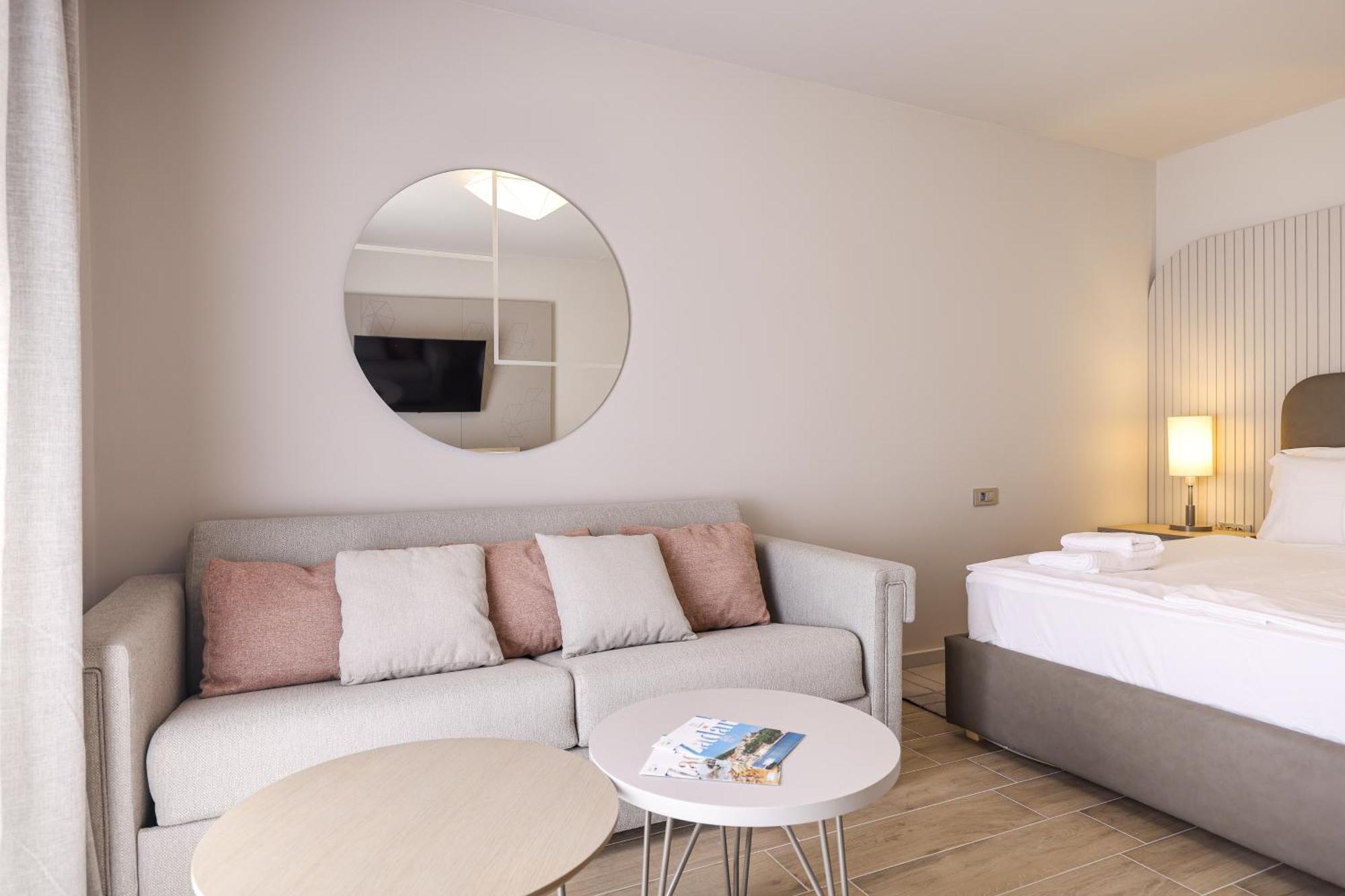 Arsenal Lofts Apartment Zadar Room photo